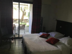  Hotel Le Phoebus Garden & Spa  Грюиссан